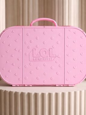 L.O.L. Surprise! Fashion Show On-The-Go 4-in-1 playset and carrying case in pink